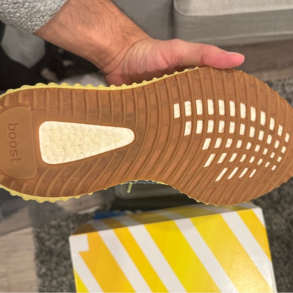 Yeezy 350 v2 semi frozen OG release - Picture 3 of 4